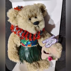 Annette Funicello collectible Bear.  Hawaiiannette #C39025  NIB, NWT, COA
